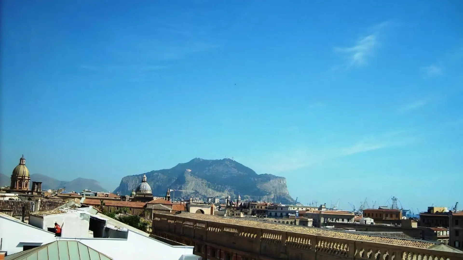 Apartment Penthouse Im Zentrum Von Palermo Italy